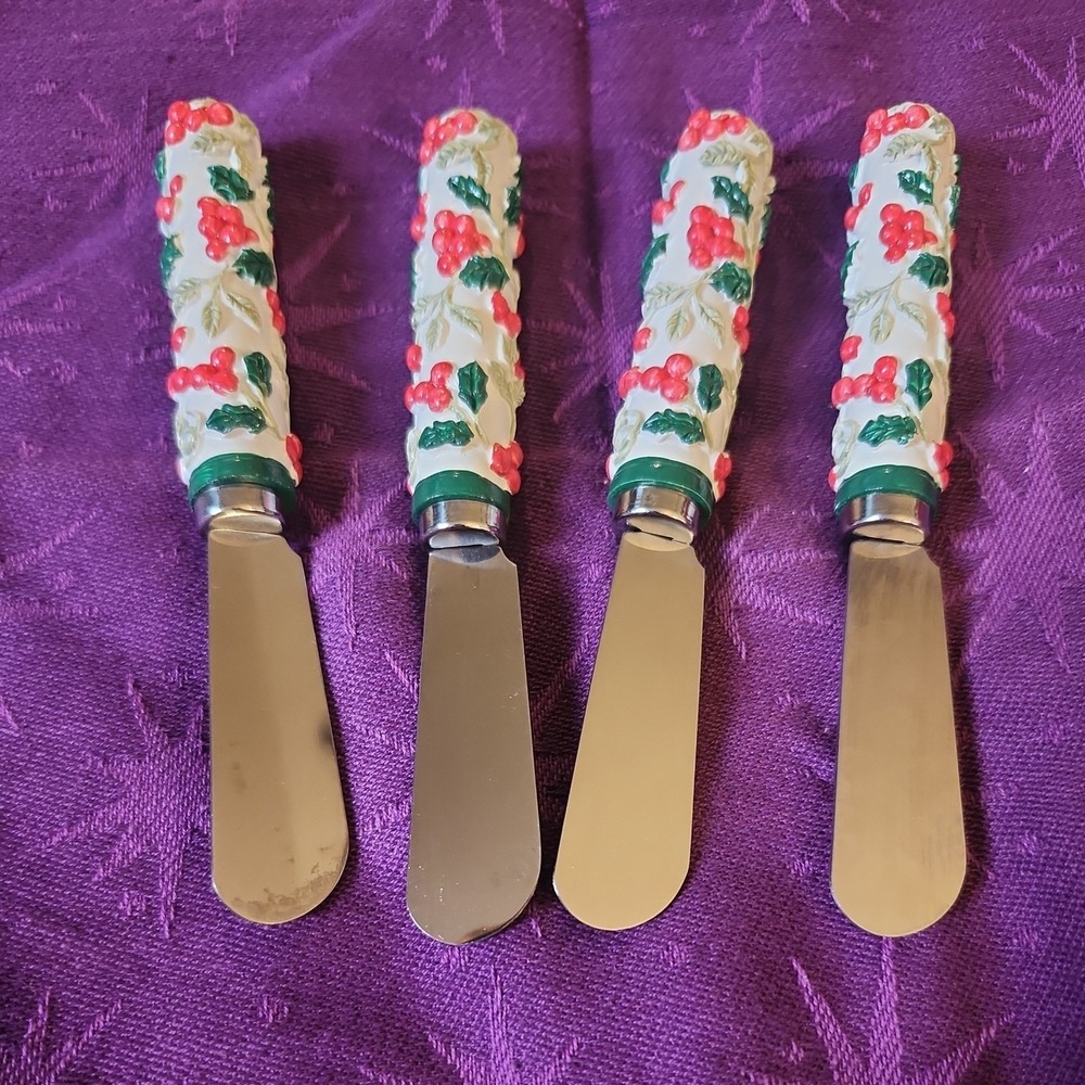 4 Christmas Holiday Spreader Knives Butter Cheese Stainless Steel